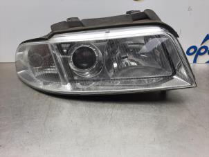 Usagé Phare droit Audi A4 (B5) 1.6 Prix sur demande proposé par Gebr Opdam B.V.