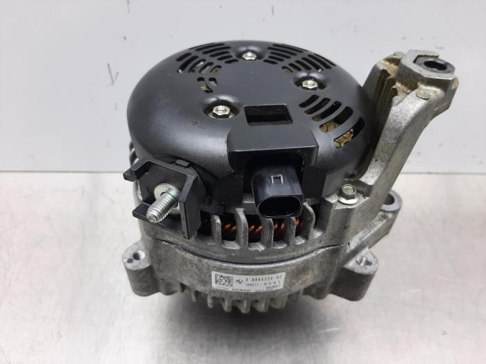 Begagnade Dynamo BMW 3 serie Touring (F31) 320i 2.0 16V Pris € 106,00 Marginaltabell erbjuds av Gebr Opdam B.V.