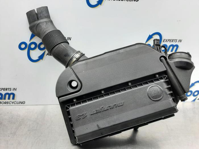 Gebrauchte Luftfiltergehäuse Fiat Punto III (199) 1.3 JTD Multijet 80 16V Preis auf Anfrage angeboten von Gebr Opdam B.V.