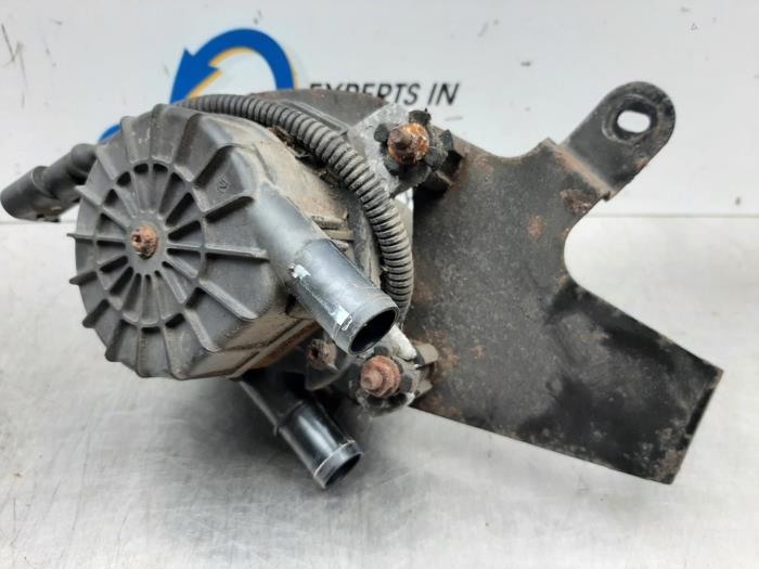 Exhaust air pump from a Citroën C5 I Berline (DC) 2.0 16V 2001