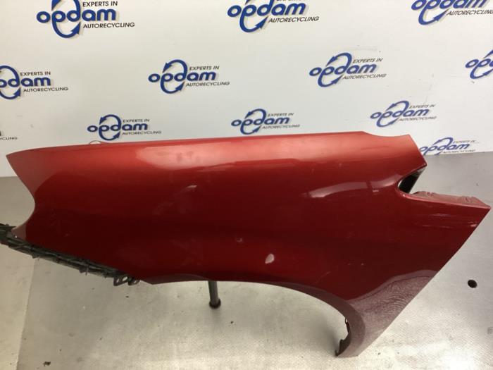 Front wing, left from a Volkswagen Touran (1T1/T2) 1.6 FSI 16V 2003