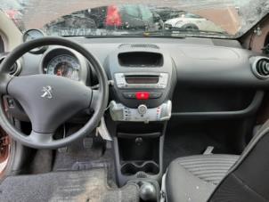 Usados Juego y módulo de airbag Peugeot 107 1.0 12V Precio € 250,00 Norma de margen ofrecido por Gebr Opdam B.V.