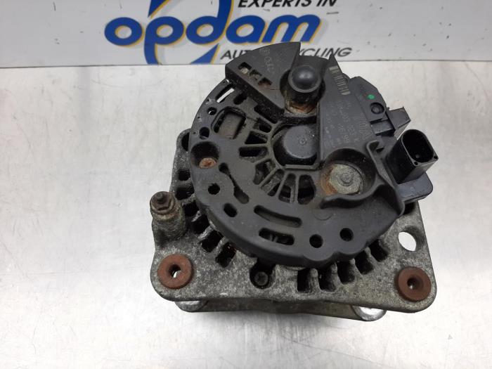 Usagé Dynamo Volkswagen Golf IV (1J1) 1.9 SDI Prix € 42,00 Règlement à la marge proposé par Gebr Opdam B.V.