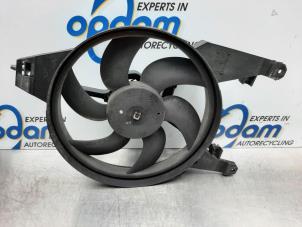 Usagé Ventilateur moteur Nissan Micra (K11) 1.0 16V Prix € 40,00 Règlement à la marge proposé par Gebr Opdam B.V.