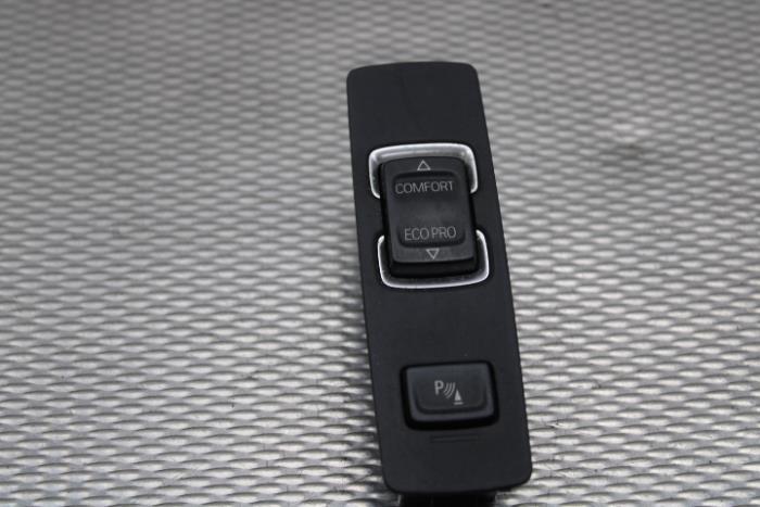 PDC Schalter van een BMW i3 (I01) i3 2013