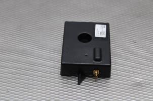 Usados Amplificador de antena BMW i3 (I01) i3 Precio de solicitud ofrecido por Gebr Opdam B.V.
