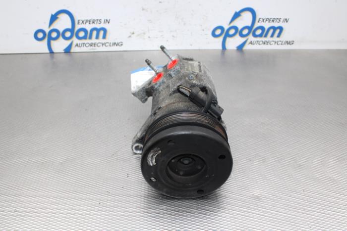 Gebrauchte Klimapumpe Jeep Grand Cherokee (WH/WK) 3.7i Preis auf Anfrage angeboten von Gebr Opdam B.V.