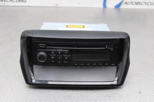 Używane Radioodtwarzacz CD Peugeot 208 I (CA/CC/CK/CL) 1.0 Vti 12V PureTech Cena € 70,00 Procedura marży oferowane przez Gebr Opdam B.V.