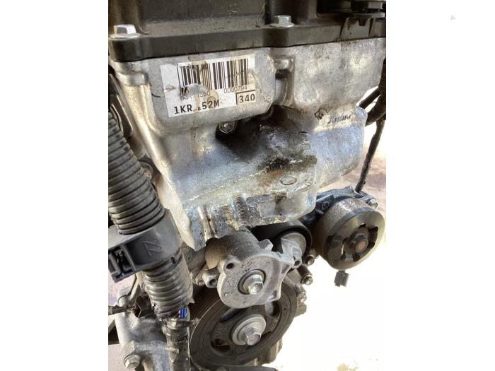 Motor from a Toyota Aygo (B40) 1.0 12V VVT-i 2020