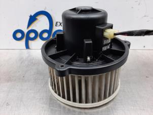 Usados Motor de ventilador de calefactor Kia Magentis (GD) 2.5 V6 24V Precio € 49,00 Norma de margen ofrecido por Gebr Opdam B.V.