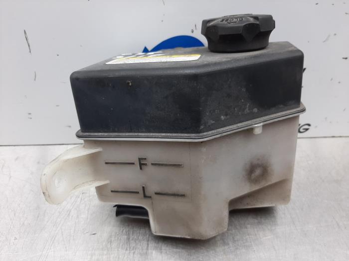 Expansion vessel from a Hyundai Accent 1.4i 16V 2007