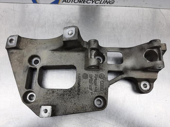 Used Alternator upper bracket Seat Leon (1P1) 1.6 Price € 30,00 Margin scheme offered by Gebr Opdam B.V.