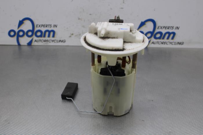 Gebrauchte Benzinpumpe Peugeot 207/207+ (WA/WC/WM) 1.4 Preis € 17,00 Margenregelung angeboten von Gebr Opdam B.V.