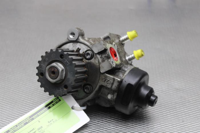 Begagnade Dieselpump Volkswagen Caddy Pris på förfrågan erbjuds av Gebr Opdam B.V.