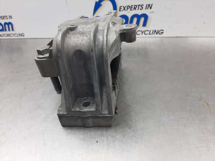 Used Engine mount Volkswagen Golf VI Cabrio (1K) 1.2 TSI Price € 26,00 Margin scheme offered by Gebr Opdam B.V.