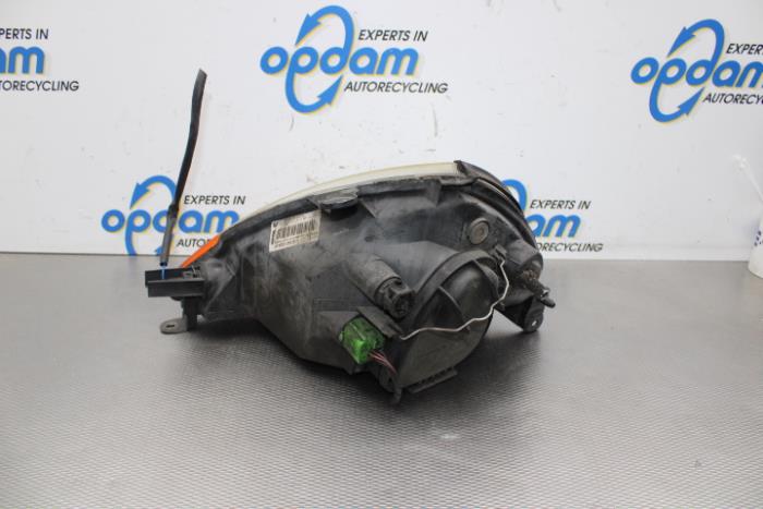 Headlight, right from a Ford KA 2002