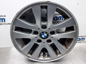 Usagé Kit jantes sport BMW 3 serie Touring (E91) 320i 16V Prix € 175,00 Règlement à la marge proposé par Gebr Opdam B.V.