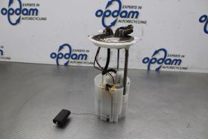 Usados Bomba de gasolina Nissan Qashqai (J11) 1.2 DIG-T 16V Precio de solicitud ofrecido por Gebr Opdam B.V.