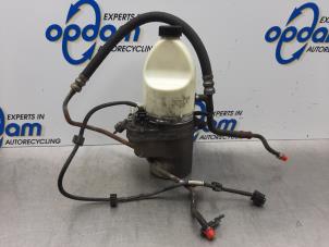 Usagé Pompe direction assistée Opel Vectra C 1.8 16V Prix € 125,00 Règlement à la marge proposé par Gebr Opdam B.V.