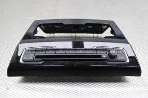 Usagé Panneau commande radio BMW X2 (F39) sDrive 18i 1.5 12V TwinPower Turbo Prix sur demande proposé par Gebr Opdam B.V.
