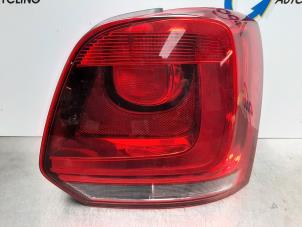 Używane Tylne swiatlo pozycyjne prawe Volkswagen Polo V (6R) 1.2 TSI Cena € 50,00 Procedura marży oferowane przez Gebr Opdam B.V.