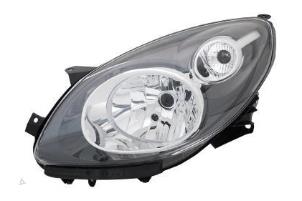 New Headlight, left Renault Twingo Price € 115,00 Inclusive VAT offered by Gebr Opdam B.V.