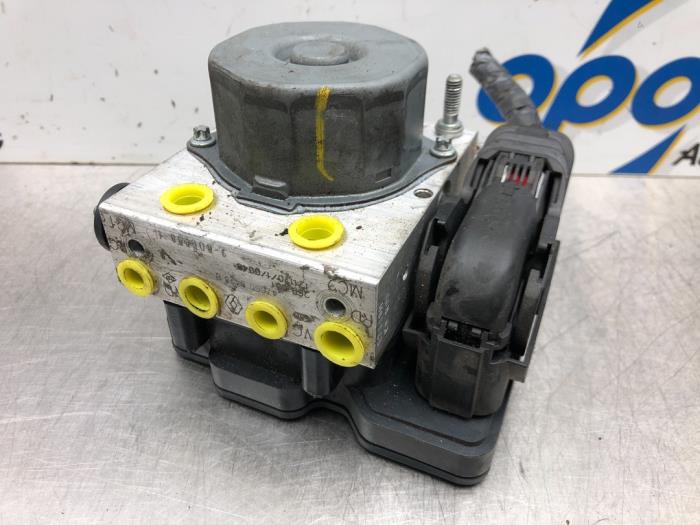Used ABS pump Renault Clio IV (5R) 0.9 Energy TCE 90 12V Price € 85,00 Margin scheme offered by Gebr Opdam B.V.