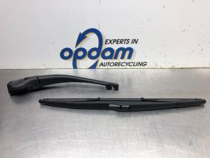 New Rear wiper arm Peugeot 206 Price on request offered by Gebr Opdam B.V.