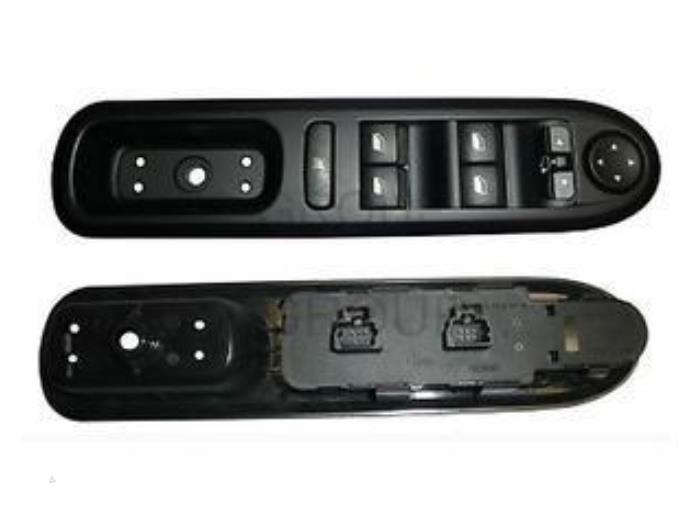 Electric window switch from a Peugeot 407 2006
