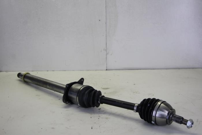 Front drive shaft, right from a Mercedes B-Klasse 2005