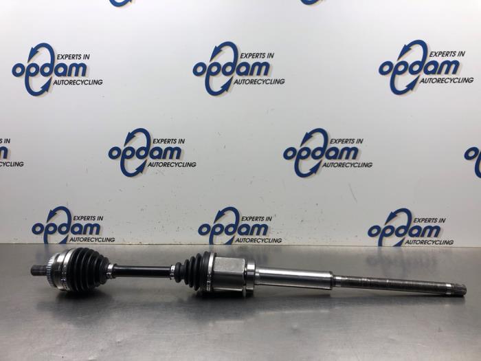 Front drive shaft, right from a Volvo XC70 2004