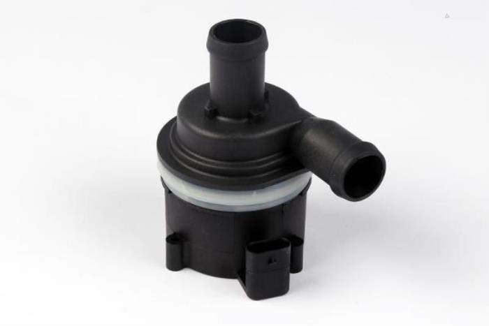 Nya Extra vattenpump Volkswagen Polo Pris € 40,00 Inklusive moms erbjuds av Gebr Opdam B.V.