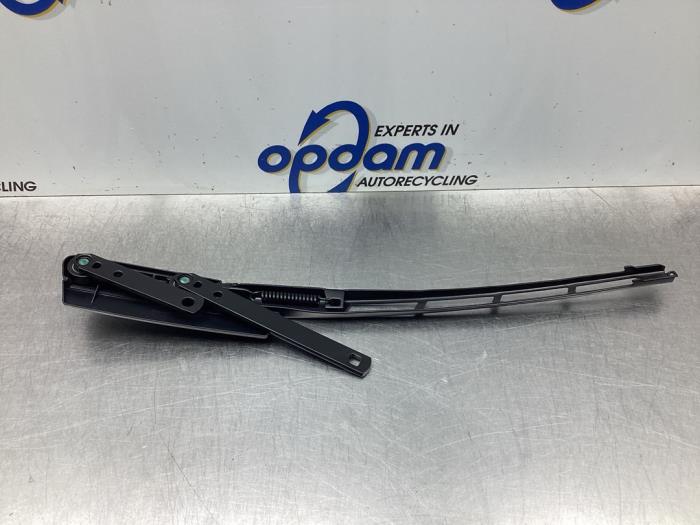 Front wiper arm from a Audi Q7 2007