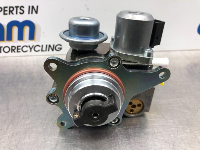 High pressure pump from a Peugeot 5008 2012