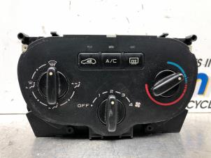 Używane Panel sterowania nagrzewnicy Peugeot 307 (3A/C/D) 1.6 16V Cena € 40,00 Procedura marży oferowane przez Gebr Opdam B.V.