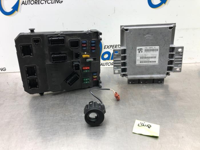 Engine management computer Citroen C3 1.1 16616024 HFX MARELLI