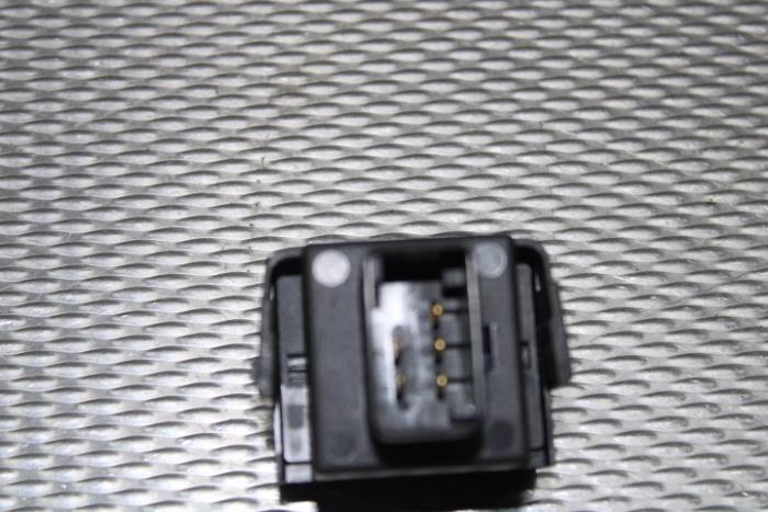 Interruptor faro lhv de un Volkswagen Polo V (6R) 1.2 TDI 12V BlueMotion 2011