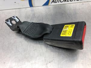 Usagé Insertion ceinture de sécurité arrière droite Kia Picanto (TA) 1.0 12V Prix € 25,00 Règlement à la marge proposé par Gebr Opdam B.V.