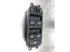 Electric window switch from a Volvo S40 (MS), 2004 / 2012 2.4 20V, Saloon, 4-dr, Petrol, 2.435cc, 103kW (140pk), FWD, B5244S5; EURO4, 2004-01 / 2010-07, MS66 2004