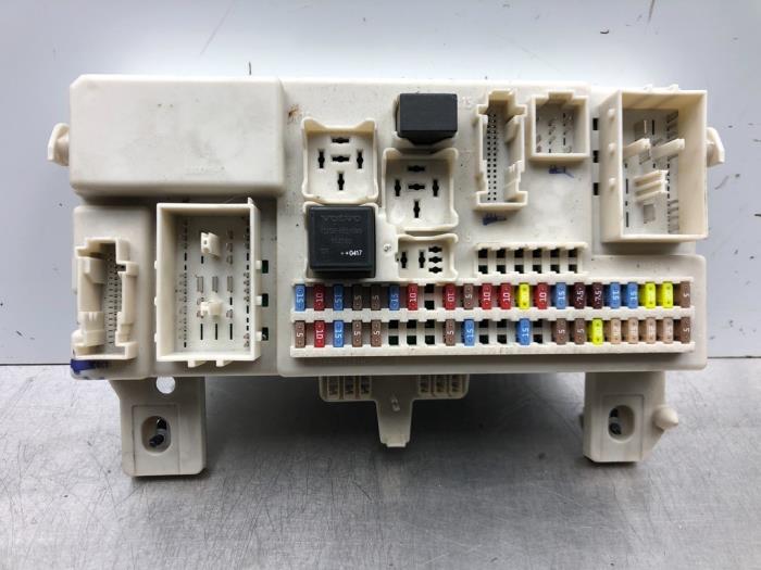 Fuse Box Volvo S40 2 4 20v 8690719 Volvo Gebr Opdam B V