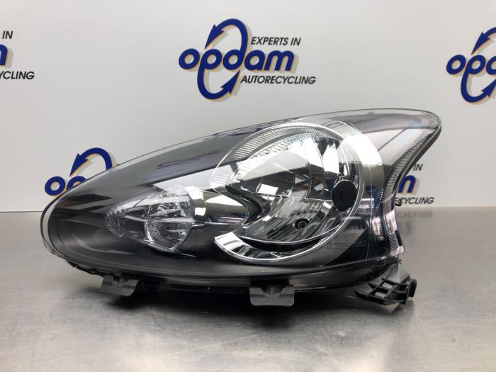 Nowe Reflektor lewy Toyota Aygo Cena € 85,00 Z VAT oferowane przez Gebr Opdam B.V.