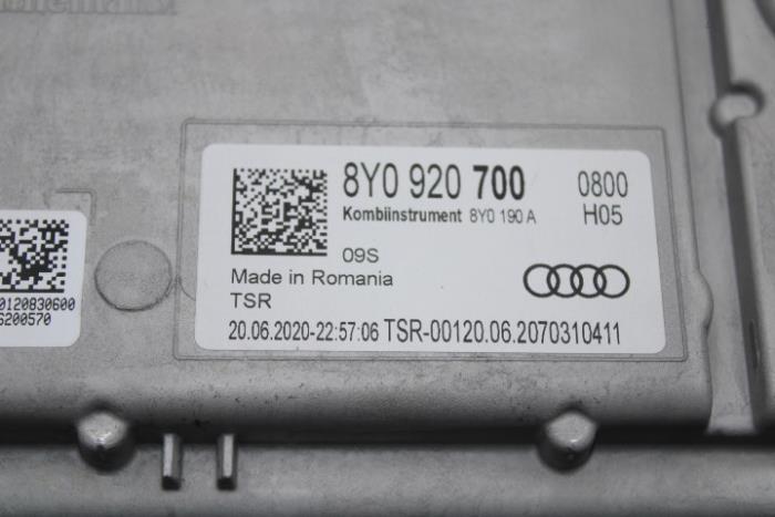 Odometer KM from a Audi A3 Sportback (8YA) 2.0 35 TDI 16V 2020