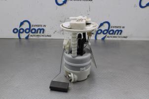 Usagé Pompe essence Nissan Note (E11) 1.4 16V Prix € 50,00 Règlement à la marge proposé par Gebr Opdam B.V.