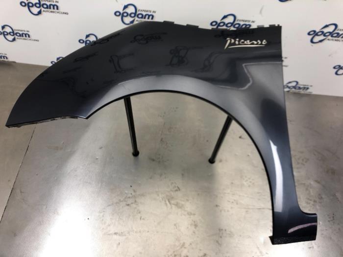 Front wing, left from a Citroën C4 Grand Picasso (UA) 1.6 16V VTi 2008