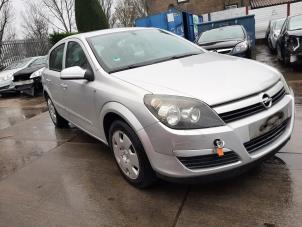 Used Front wing, right Opel Astra H (L48) 1.6 16V Twinport Price € 75,00 Margin scheme offered by Gebr Opdam B.V.