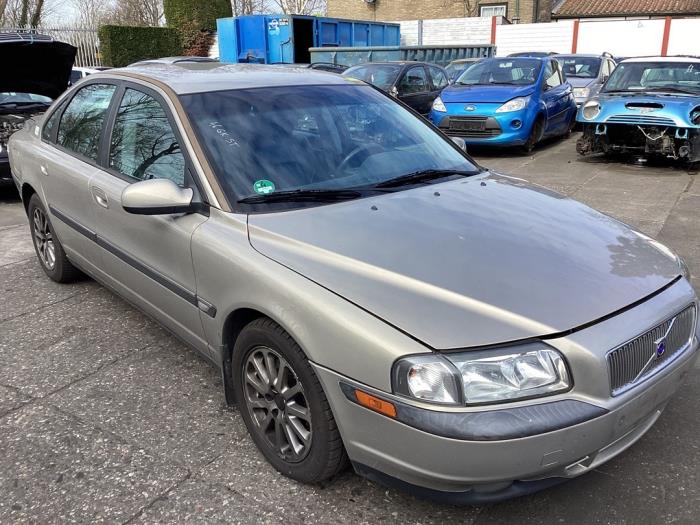 Używane Reflektor prawy Volvo S80 (TR/TS) 2.4 T Turbo 20V Cena € 51,00 Procedura marży oferowane przez Gebr Opdam B.V.