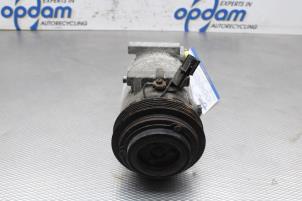 Usados Bomba de aire acondicionado Hyundai i20 1.2i 16V Precio € 100,00 Norma de margen ofrecido por Gebr Opdam B.V.