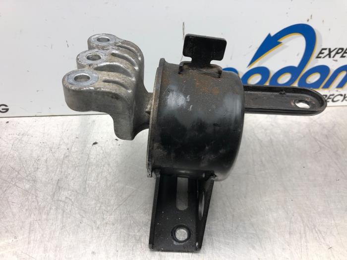 Engine mount from a Daewoo Spark 1.0 16V 2010