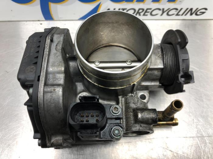 Usagé Boitier papillon Volkswagen Golf IV (1J1) 2.0 Prix € 34,00 Règlement à la marge proposé par Gebr Opdam B.V.