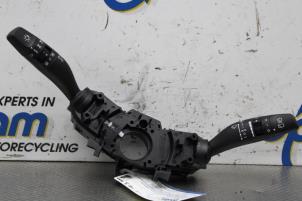 Usagé Commutateur combi colonne de direction Kia Stonic (YB) 1.0i T-GDi 12V Prix € 90,00 Règlement à la marge proposé par Gebr Opdam B.V.